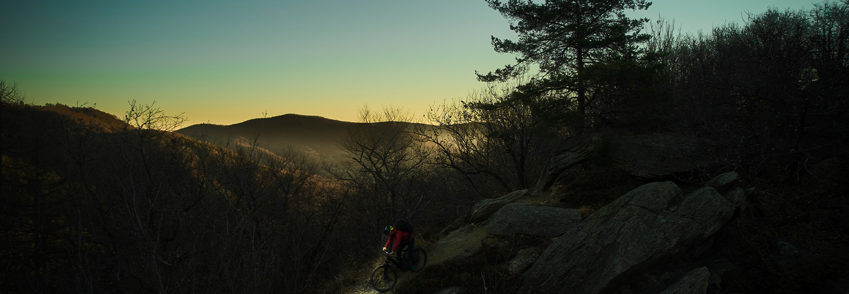 Berge bei Dämmerung