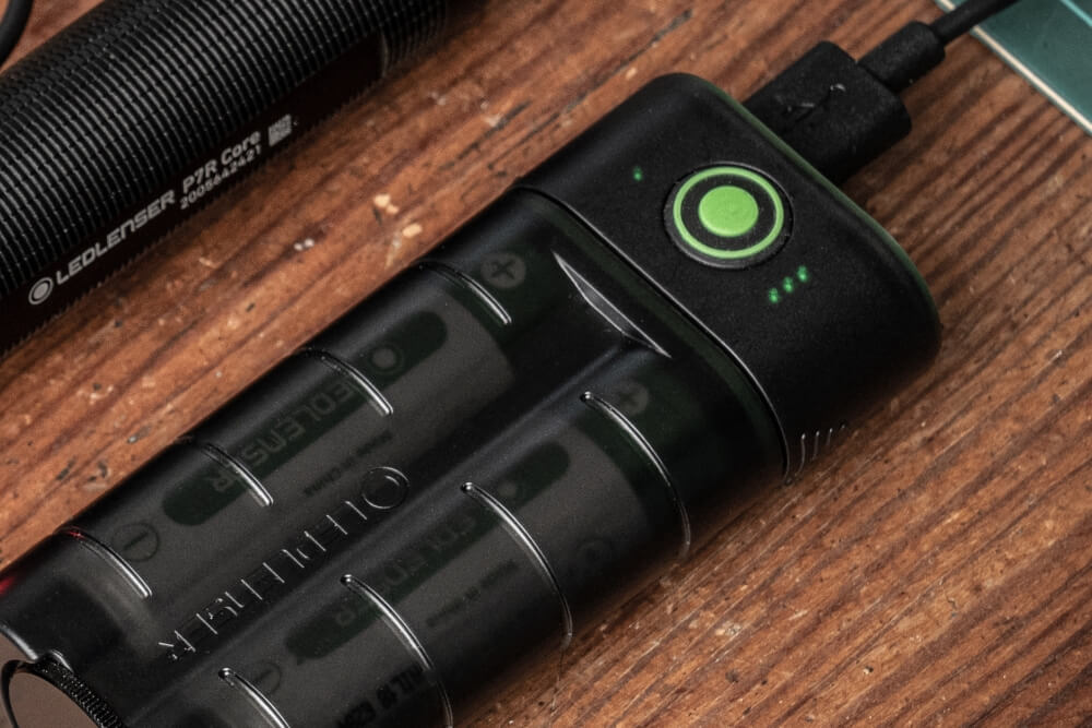 Power bank with charge indicator