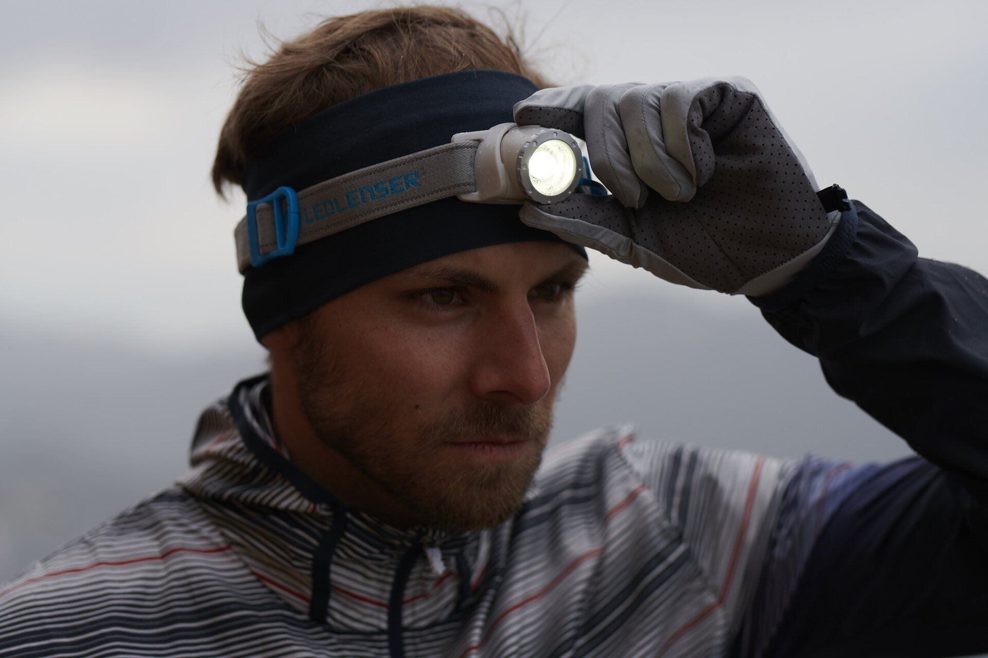 Ledlenser NEO10R: Running lamp for trail running